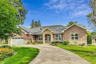 1106 W Wing St, Arlington Heights, IL 60005