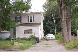 11 Front St, Rumford, ME 04276