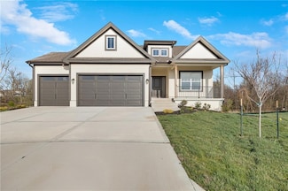 300 SW Hawthorne Ln, Blue Springs, MO 64014