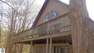 4710 Ritt Rd, Bellaire, MI 49615
