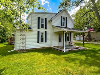 402 E Oxford St, Otterbein, IN 47970