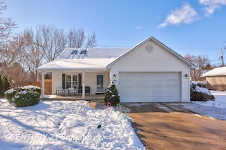 8183 N River Rd, Freeland, MI 48623