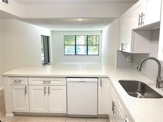 2307 S Cypress Bend Dr Unit 207, Pompano Beach, FL 33069