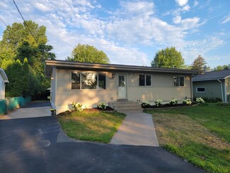 656 3rd St NW, Forest Lake, MN 55025