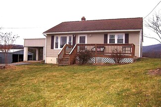 540 E Craig St, Craigsville, VA 24430