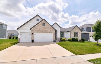 744 Bretton Trails Dr, Lake Saint Louis, MO 63367