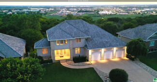 4701 Grayhawk Ridge Dr, Sioux City, IA 51106