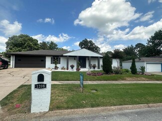 1208 Dana St, Jonesboro, AR 72401