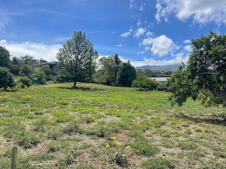 271 Makaena Place, Makawao, HI 96768