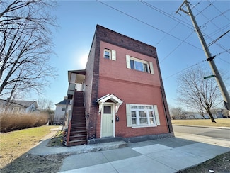 302 N Cedar St, New Castle, PA 16102