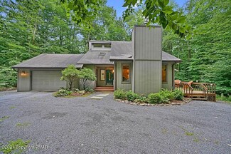 1319 Pine Cone Rd, Pocono Pines, PA 18350