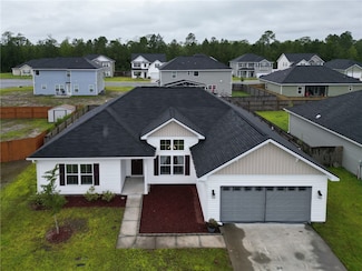 571 Rutledge Dr, Hinesville, GA 31313