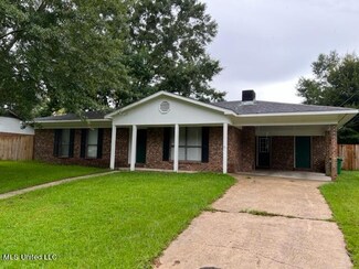10425 Riverbend Cir, Moss Point, MS 39562