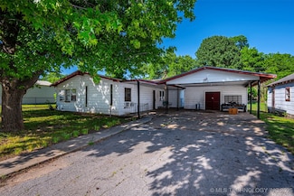 702 S 5th St, Davis, OK 73030