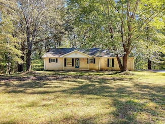 210 Henderson Ln, Paris, TN 38242