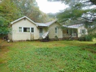 98 Wills Ln, Meadow Bridge, WV 25976