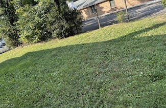 647 S 2nd St, North Plainfield, NJ 07060