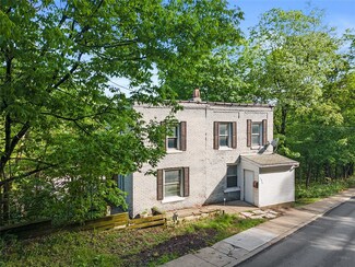1320 Pioneer Ave, Pittsburgh, PA 15226