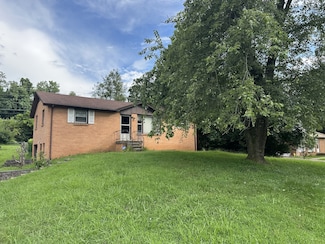 10 Fountainbleau Rd, Clarksville, TN 37042