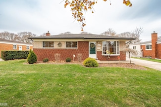 31417 Tecla Dr, Warren, MI 48088