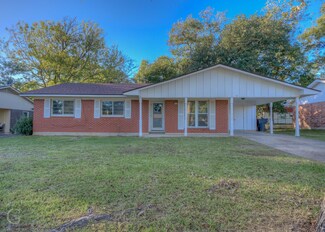 9028 Sara Ln, Shreveport, LA 71118