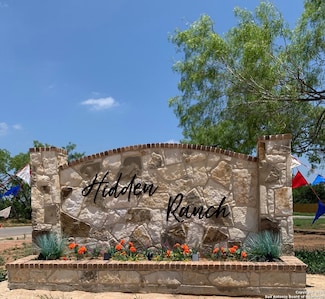 121 Hidden Hills, Floresville, TX 78114