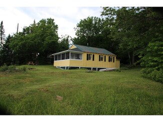 210 Memory Ln, Walden, VT 05836