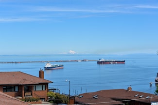 1021 W 5th St, Port Angeles, WA 98363