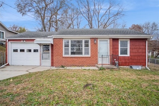 4290 NW 11th St, Des Moines, IA 50313