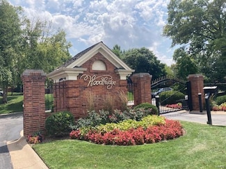 19 Woodbridge Manor Rd, Saint Louis, MO 63141