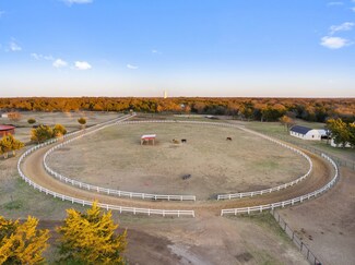 1715 S Joe Wilson Rd, Cedar Hill, TX 75104