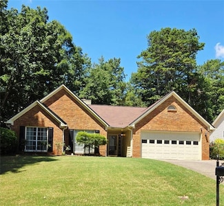 1582 Longwood Dr, Lawrenceville, GA 30043