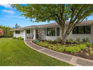 1255 Hoodview Ln, Lake Oswego, OR 97034