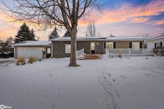 1608 S 1st St, Marshalltown, IA 50158