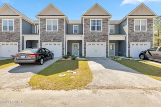 361 S Stingray Ln, Sneads Ferry, NC 28460