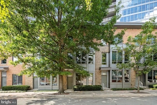 1512 N Scott St Unit TH4, Arlington, VA 22209
