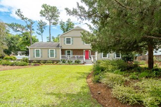 241 Oakleaf Dr, Atlantic Beach, NC 28512