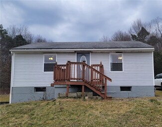 254 Pine Dr, Butler, PA 16002