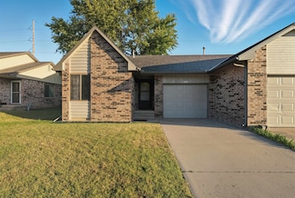 6808 W O'Neil St, Wichita, KS 67212
