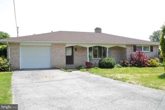 211 Edgeboro Dr, Manchester, PA 17345