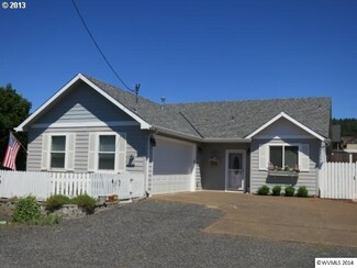 1112 Oak St, Brownsville, OR 97327