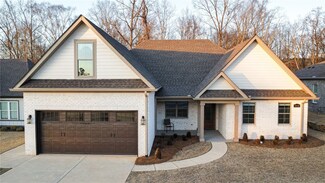3030 Mill Lakes Ridge, Opelika, AL 36801