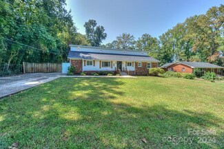 7105 Whitside Ln, Charlotte, NC 28214