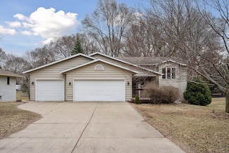 928 Xenia Ave NW, Elk River, MN 55330