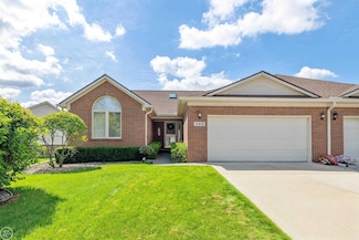 790 Snowbird Cir W, Saint Clair, MI 48079