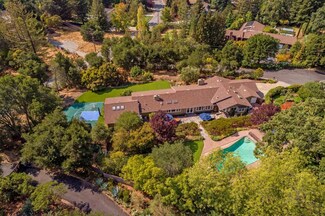 15 Arapahoe Ct, Portola Valley, CA 94028
