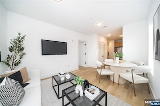 649 38th St Unit P508, Union City, NJ 07087