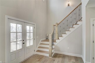 8600 Yvonne Ct, Oak Ridge, NC 27310