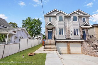 14 White St, Staten Island, NY 10305