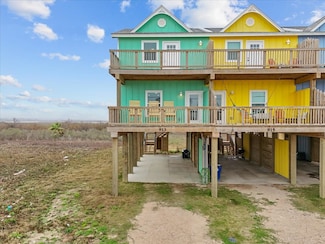 913 Bluewater Hwy, Surfside Beach, TX 77541